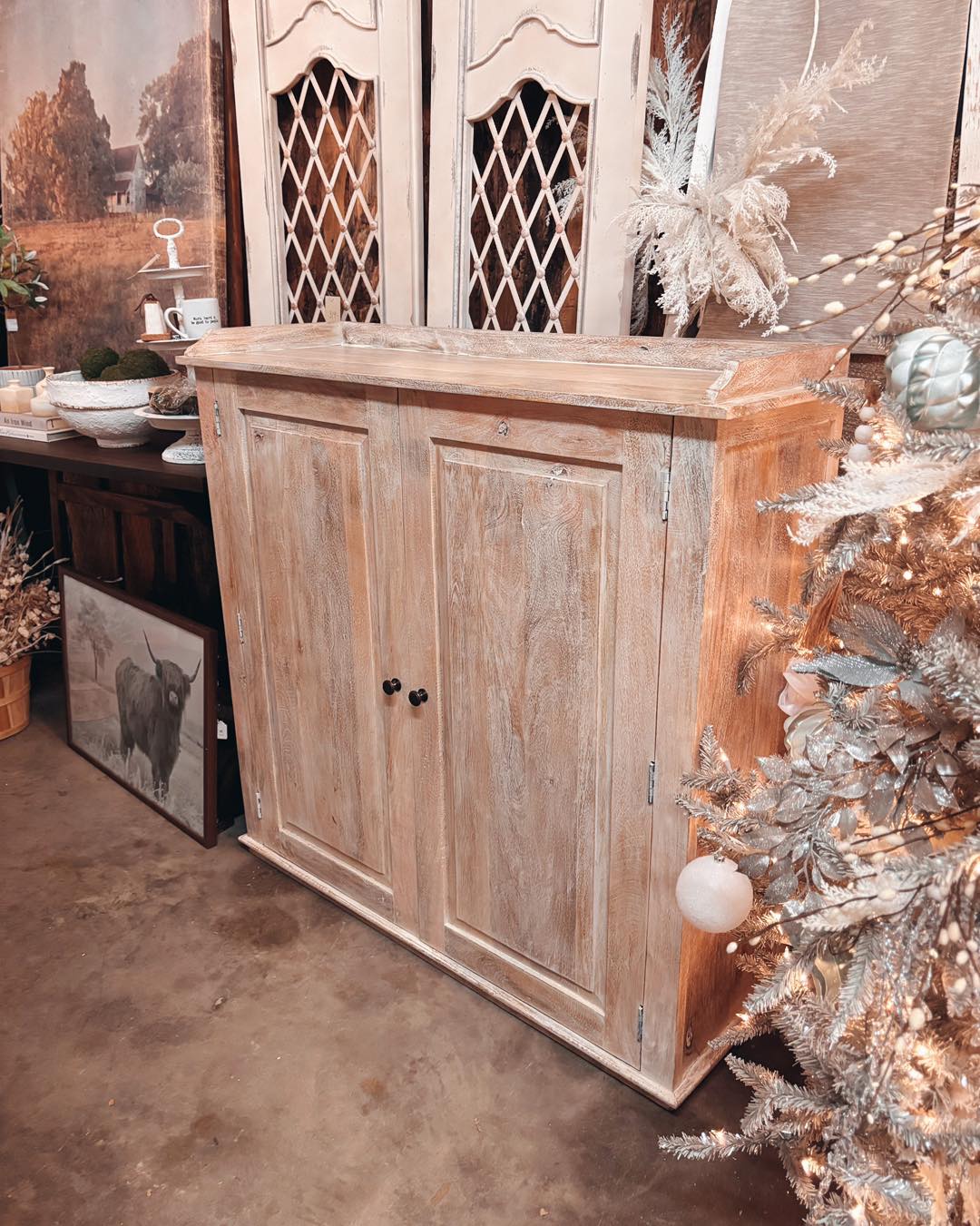 Carson Cabinet ***LOCAL PICKUP ONLY***