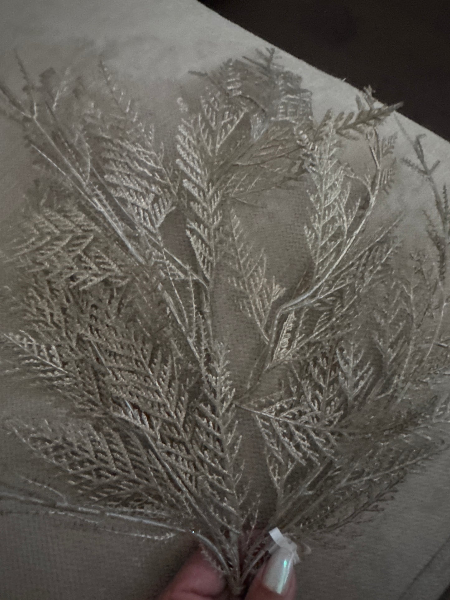 Champagne Thin Leaf