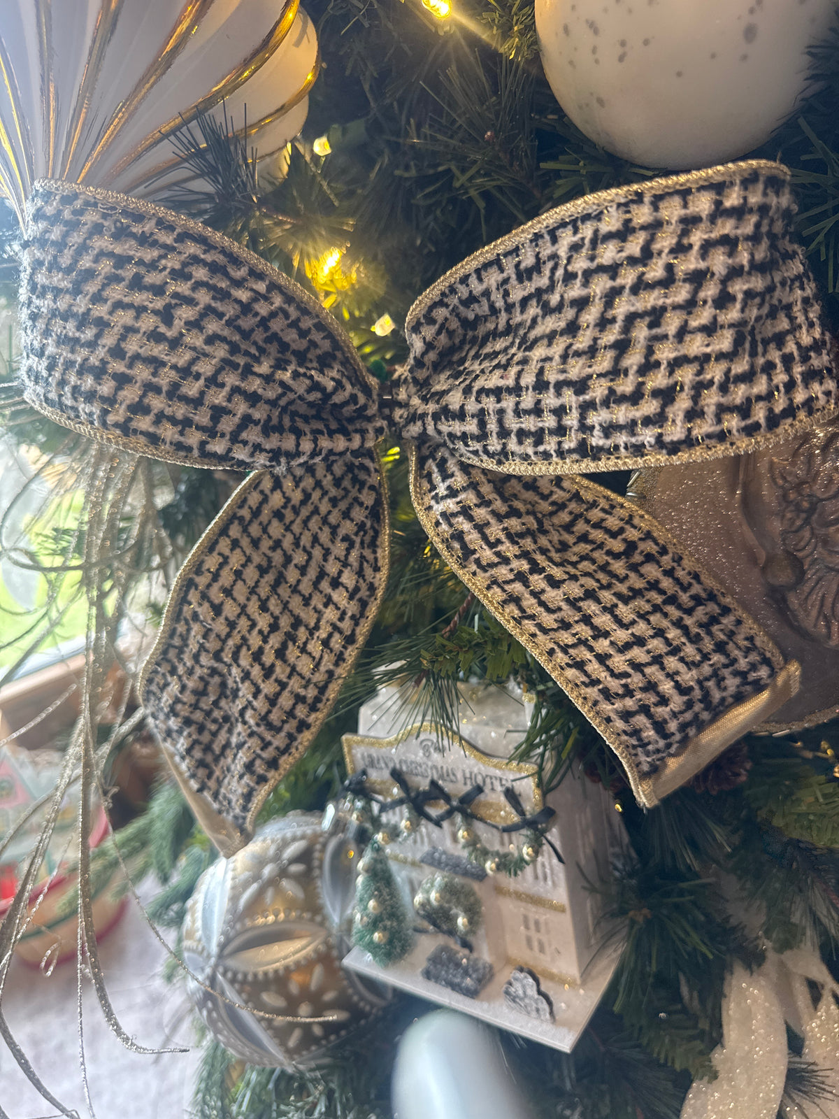 Tweed Bow