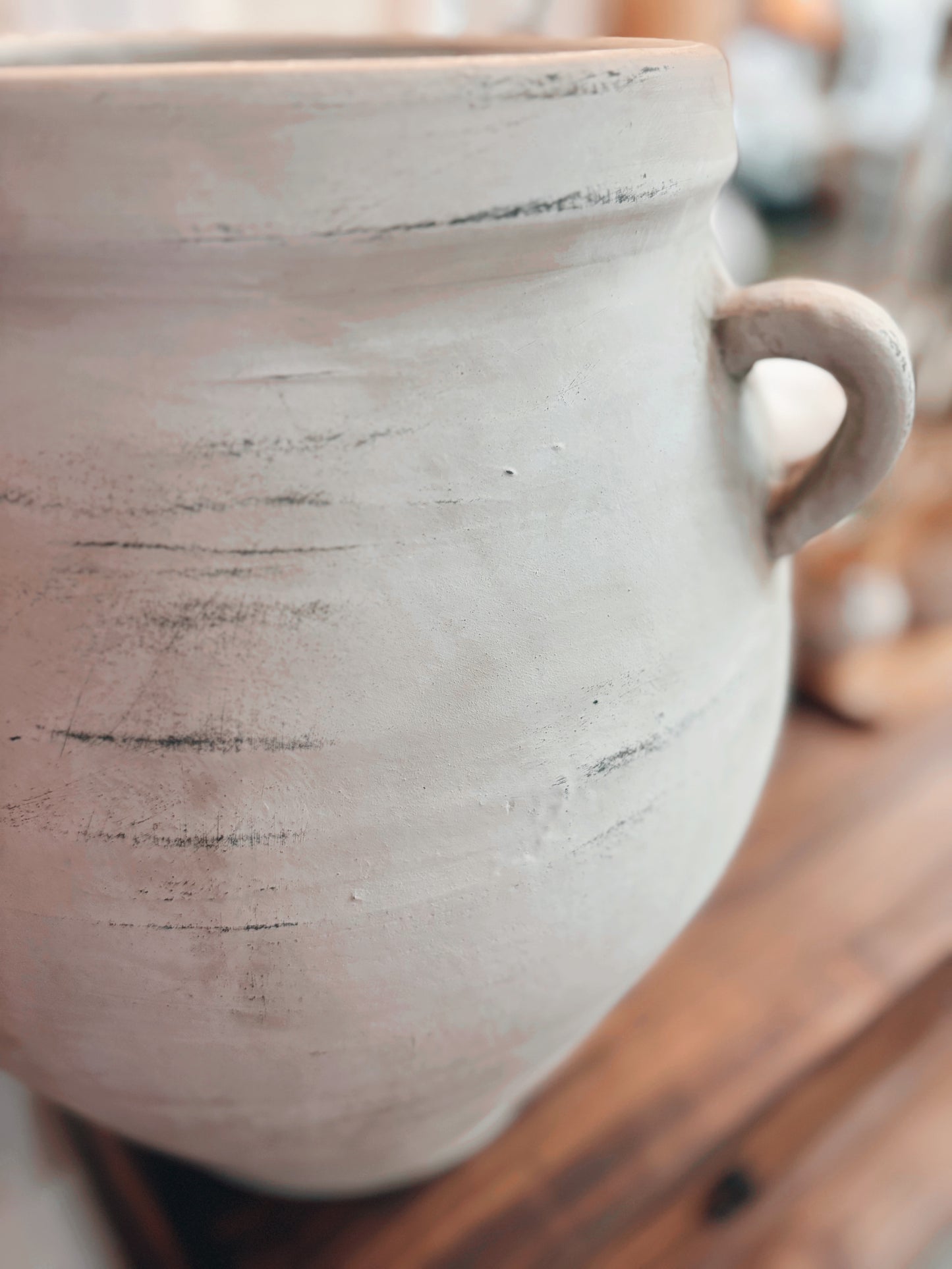 Beige Ceramic Pot ***LOCAL PICKUP ONLY***