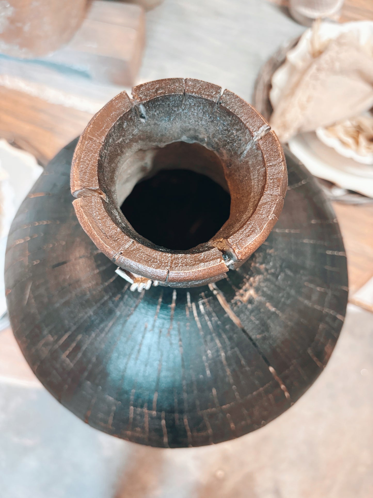 Woodgrain Resin Vase ***LOCAL PICKUP ONLY***