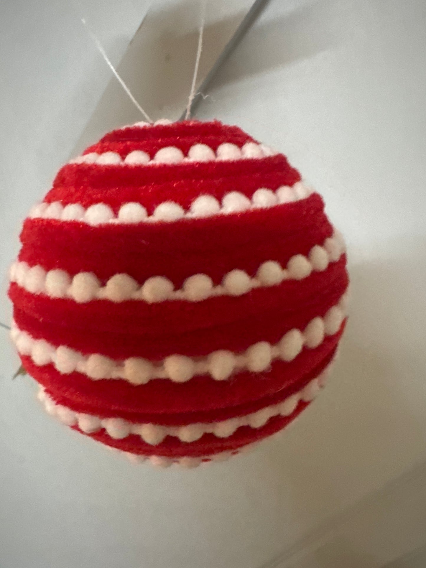 Red/White Ball Orn