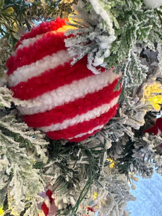 Red White Orn 4"
