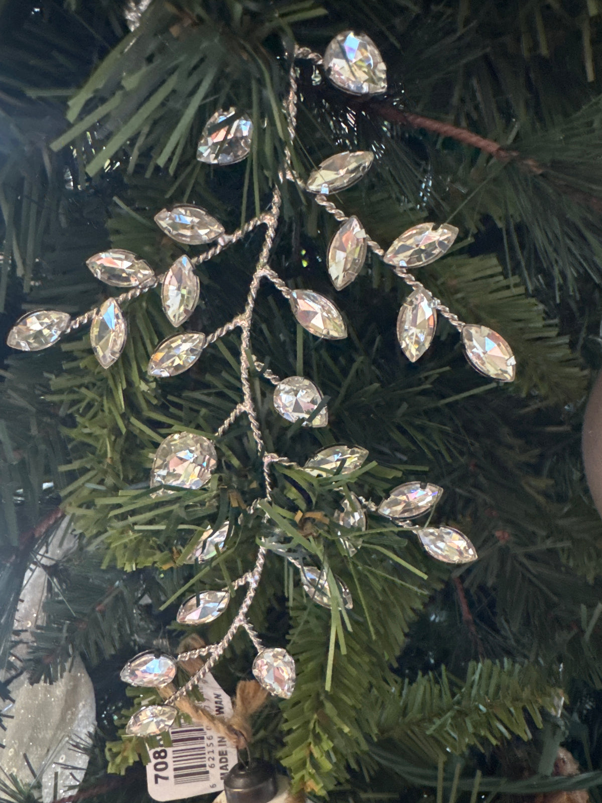 Diamond Leaf Orn