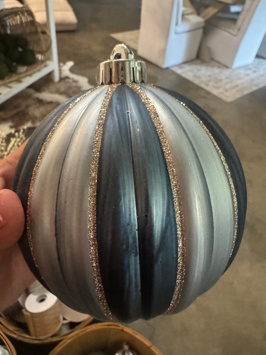 Two Tone Orn