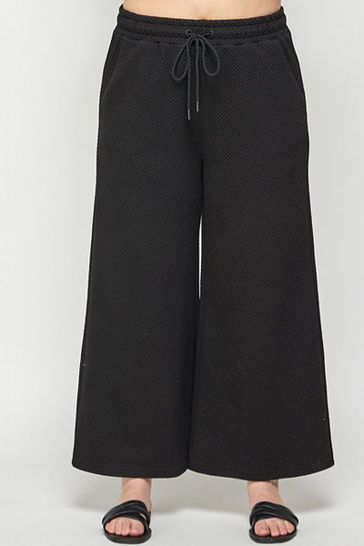 Black Textured Cropped Pant in Plus