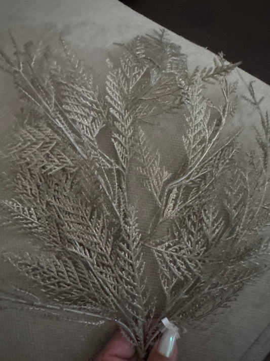 Champagne Thin Leaf