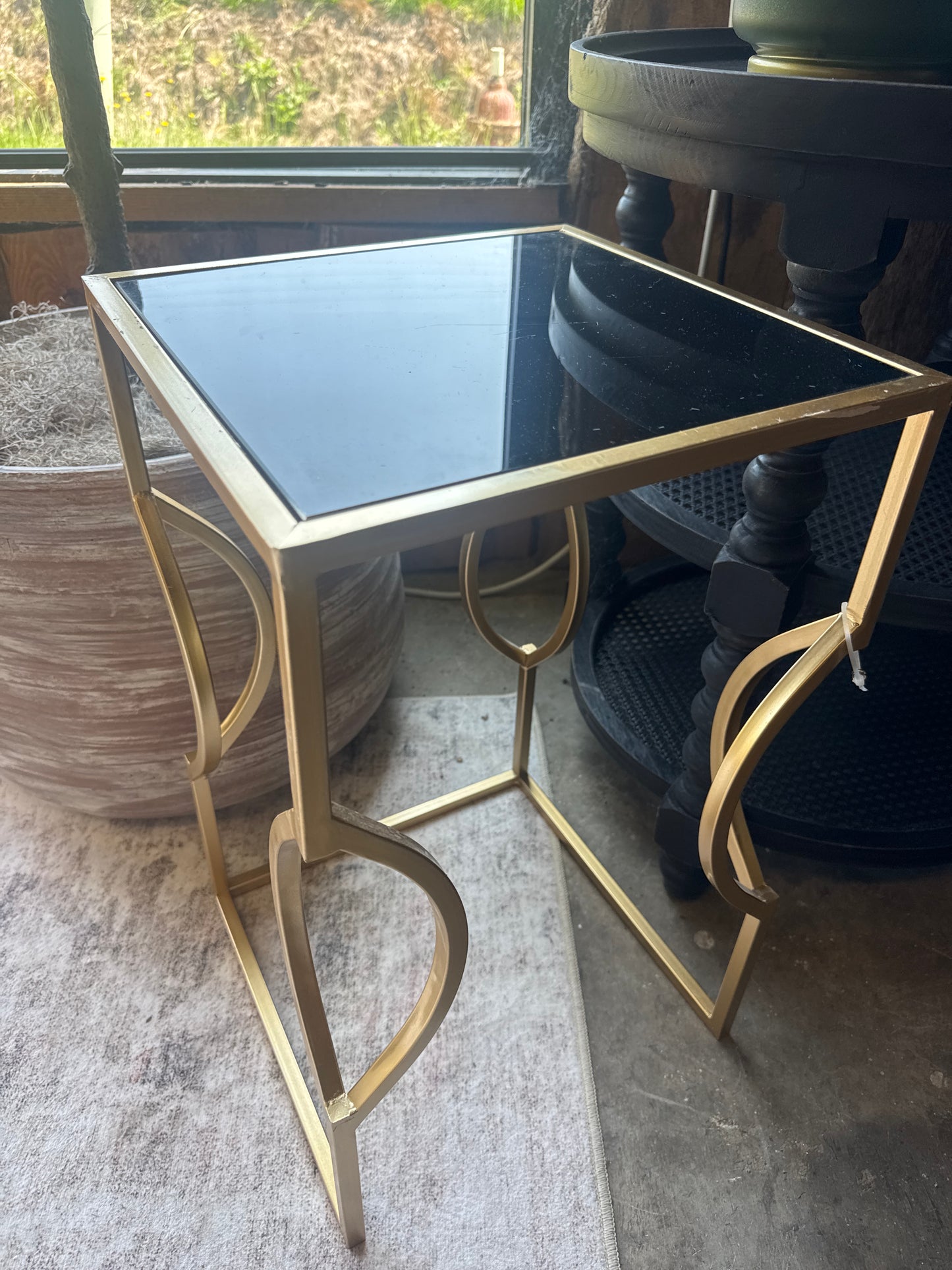 Black Gold Table