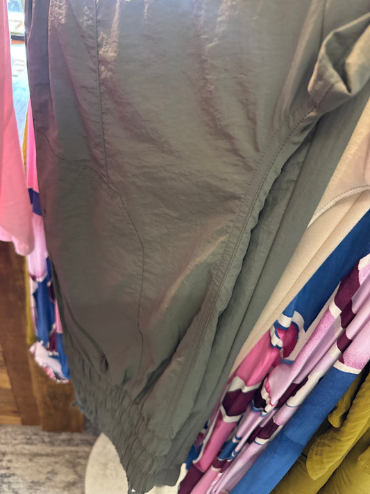 1x Olive Pants
