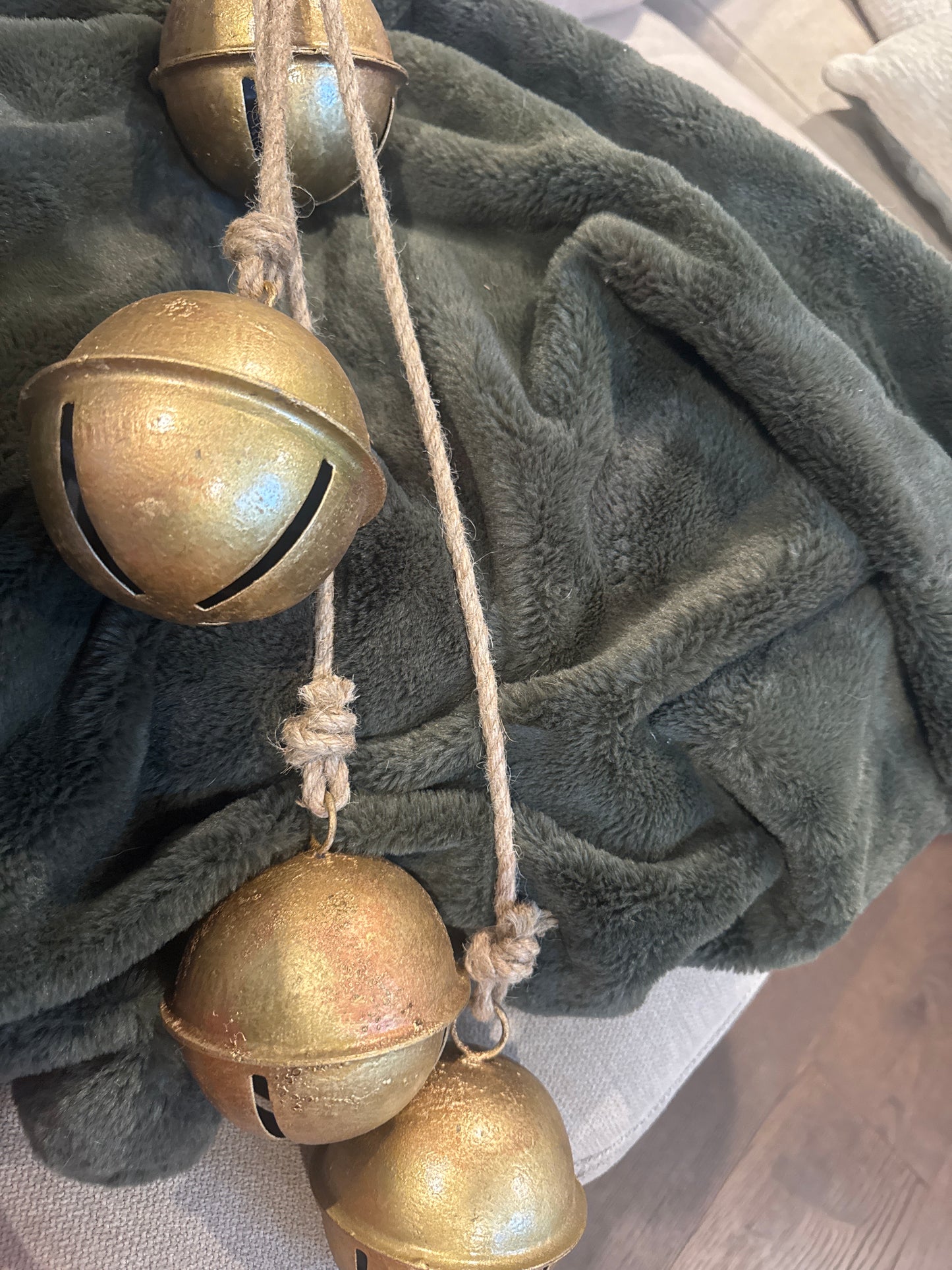Set Round Bells