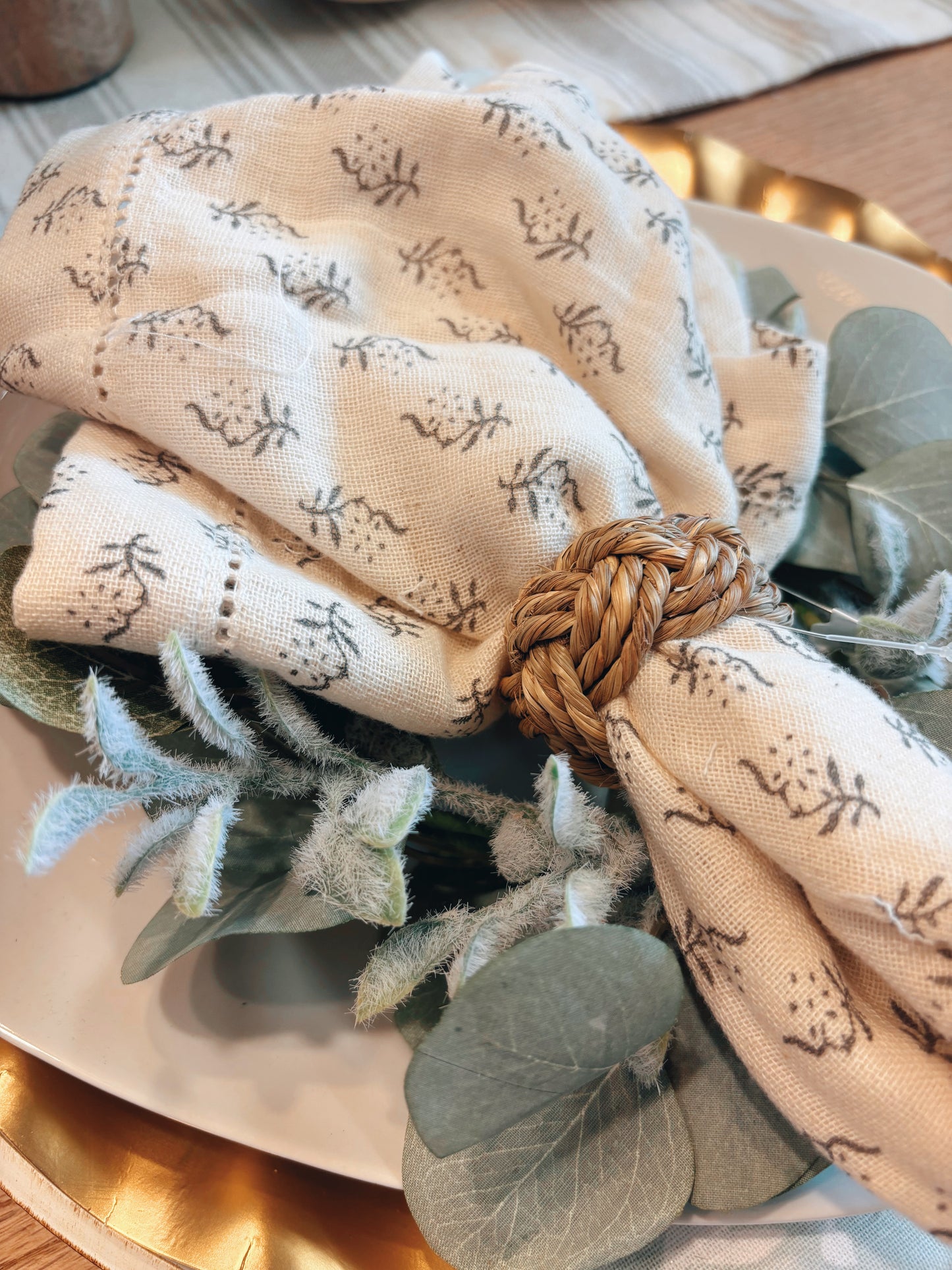 Round Seagrass Napkin Rings