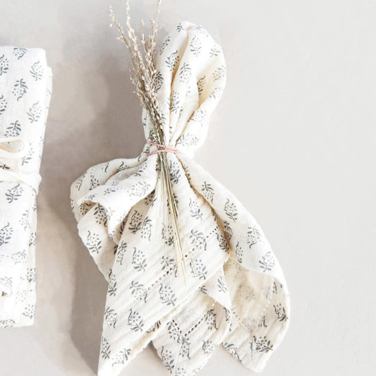 Napkins with Printed Floral Pattern